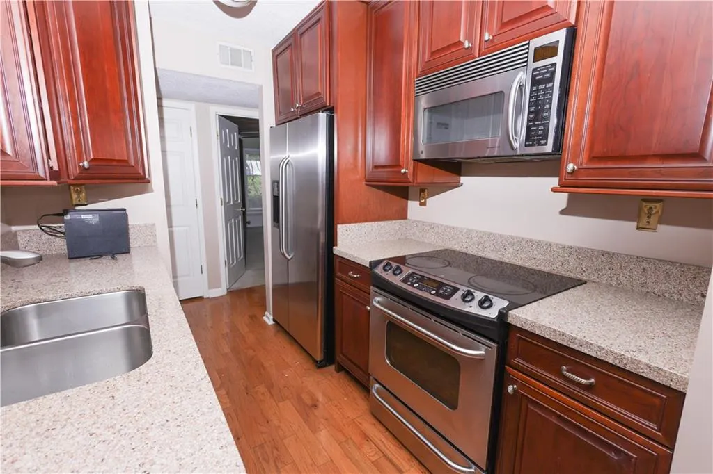 707 Garden Court, Sandy Springs, Georgia 30328, 2 Bedrooms Bedrooms, ,2 BathroomsBathrooms,Residential,Sold,707 Garden Court,7077389