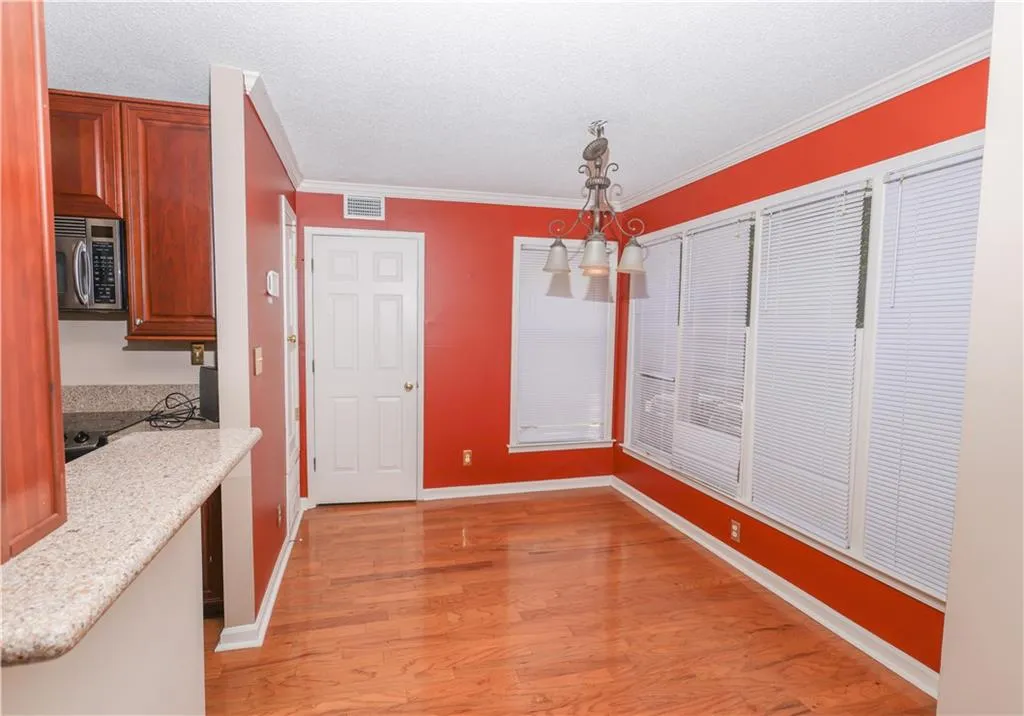 707 Garden Court, Sandy Springs, Georgia 30328, 2 Bedrooms Bedrooms, ,2 BathroomsBathrooms,Residential,Sold,707 Garden Court,7077389