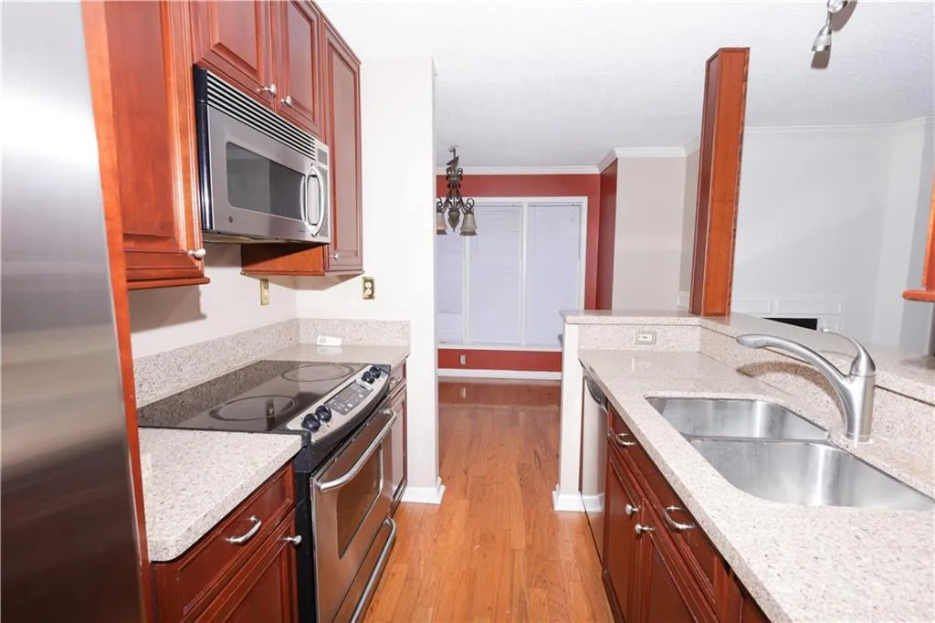 707 Garden Court, Sandy Springs, Georgia 30328, 2 Bedrooms Bedrooms, ,2 BathroomsBathrooms,Residential,Sold,707 Garden Court,7077389