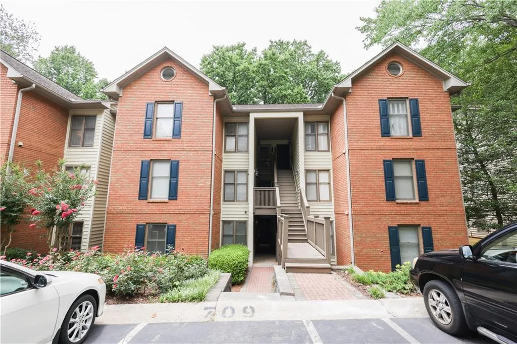 707 Garden Court, Sandy Springs, Georgia 30328, 2 Bedrooms Bedrooms, ,2 BathroomsBathrooms,Residential,Sold,707 Garden Court,7077389
