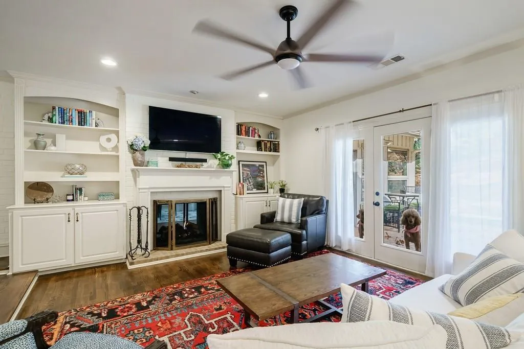 286 W Spalding Drive, Sandy Springs, Georgia 30328, 4 Bedrooms Bedrooms, ,2 BathroomsBathrooms,Residential,Sold,286 W Spalding Drive,7140639