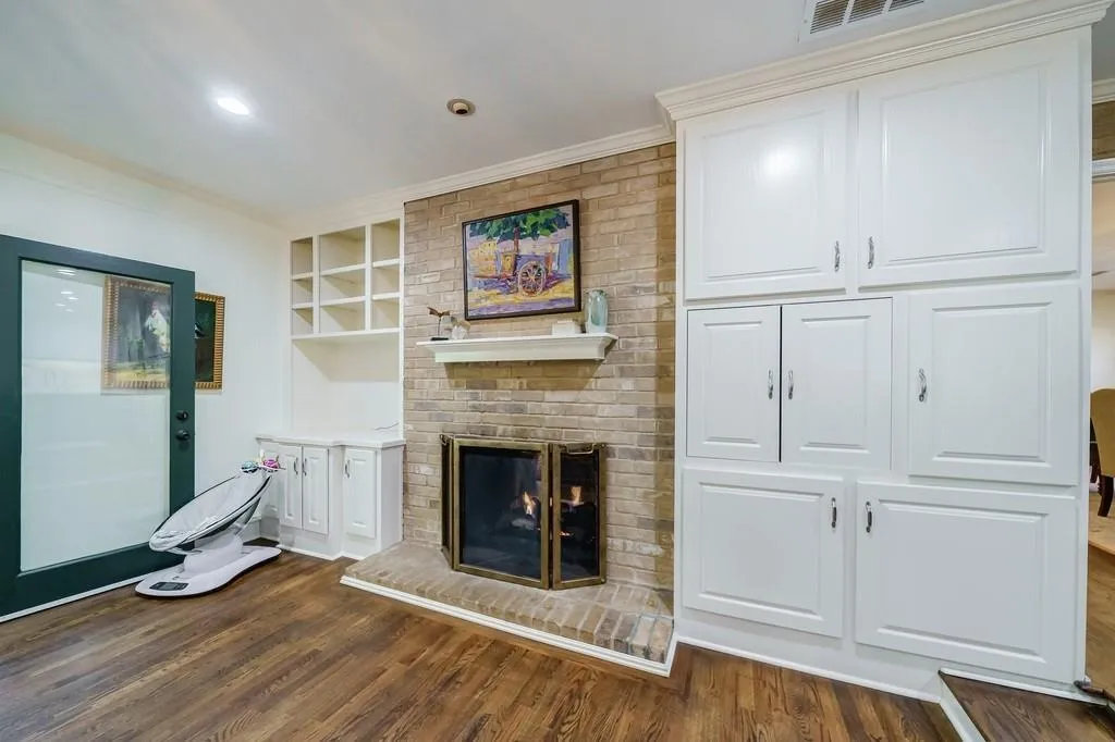 286 W Spalding Drive, Sandy Springs, Georgia 30328, 4 Bedrooms Bedrooms, ,2 BathroomsBathrooms,Residential,Sold,286 W Spalding Drive,7140639