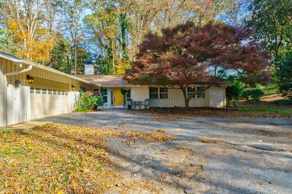 286 W Spalding Drive, Sandy Springs, Georgia 30328, 4 Bedrooms Bedrooms, ,2 BathroomsBathrooms,Residential,Sold,286 W Spalding Drive,7140639