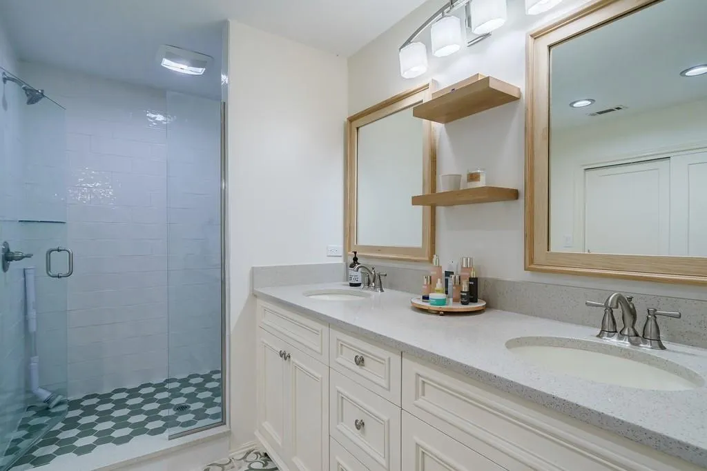 286 W Spalding Drive, Sandy Springs, Georgia 30328, 4 Bedrooms Bedrooms, ,2 BathroomsBathrooms,Residential,Sold,286 W Spalding Drive,7140639