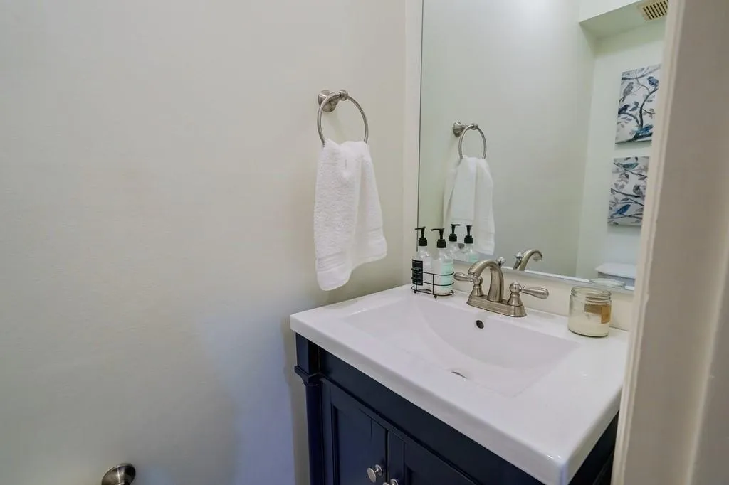 286 W Spalding Drive, Sandy Springs, Georgia 30328, 4 Bedrooms Bedrooms, ,2 BathroomsBathrooms,Residential,Sold,286 W Spalding Drive,7140639