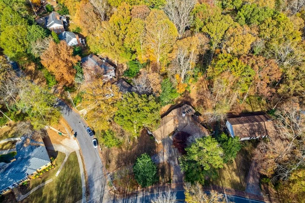 286 W Spalding Drive, Sandy Springs, Georgia 30328, 4 Bedrooms Bedrooms, ,2 BathroomsBathrooms,Residential,Sold,286 W Spalding Drive,7140639