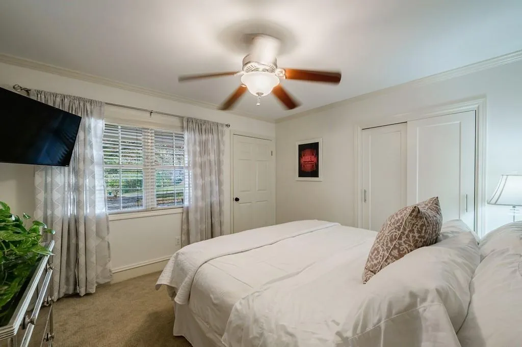 286 W Spalding Drive, Sandy Springs, Georgia 30328, 4 Bedrooms Bedrooms, ,2 BathroomsBathrooms,Residential,Sold,286 W Spalding Drive,7140639