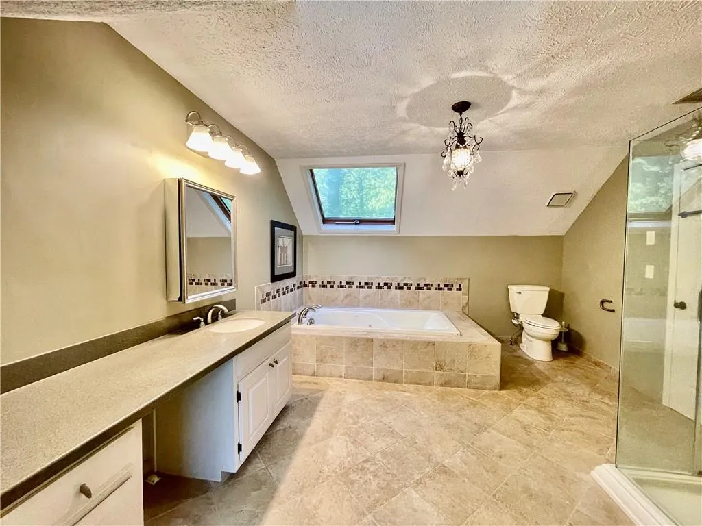 555 Tahoma Drive, Sandy Springs, Georgia 30350, 4 Bedrooms Bedrooms, ,2 BathroomsBathrooms,Residential,Sold,555 Tahoma Drive,6874595