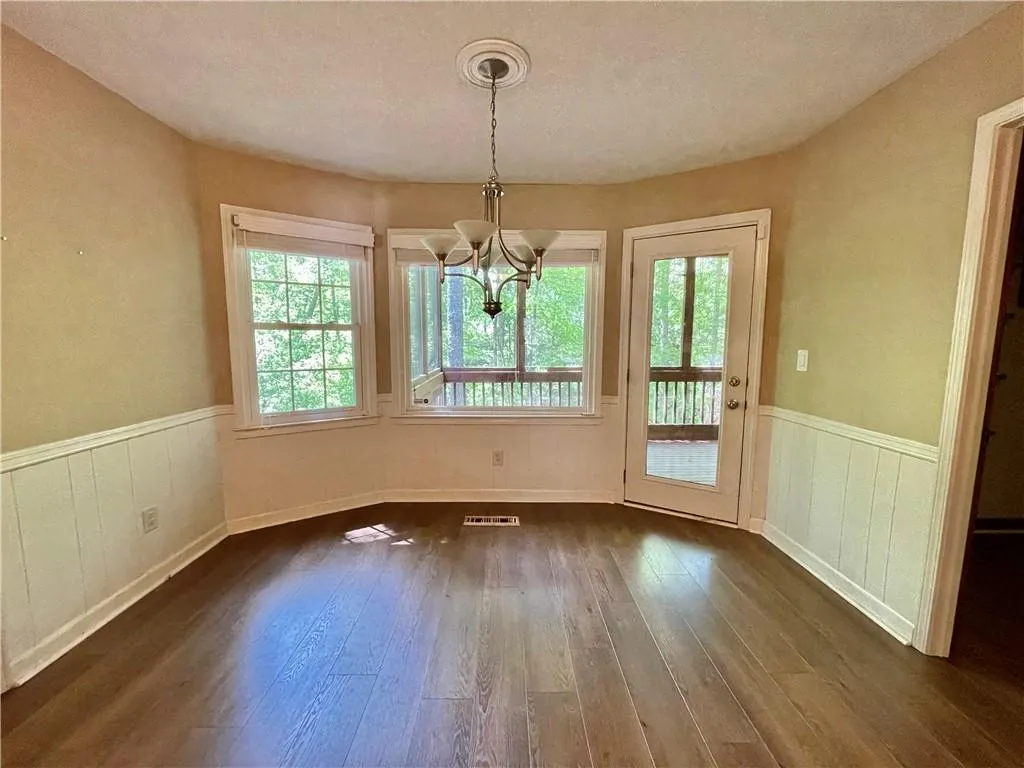 555 Tahoma Drive, Sandy Springs, Georgia 30350, 4 Bedrooms Bedrooms, ,2 BathroomsBathrooms,Residential,Sold,555 Tahoma Drive,6874595