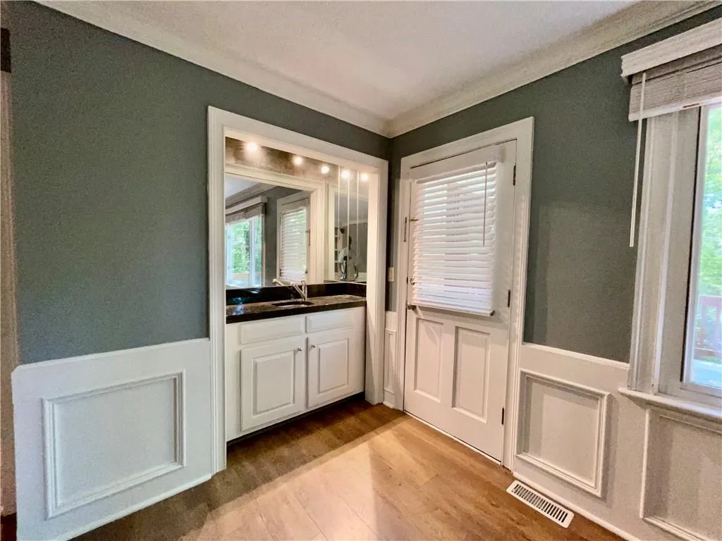 555 Tahoma Drive, Sandy Springs, Georgia 30350, 4 Bedrooms Bedrooms, ,2 BathroomsBathrooms,Residential,Sold,555 Tahoma Drive,6874595