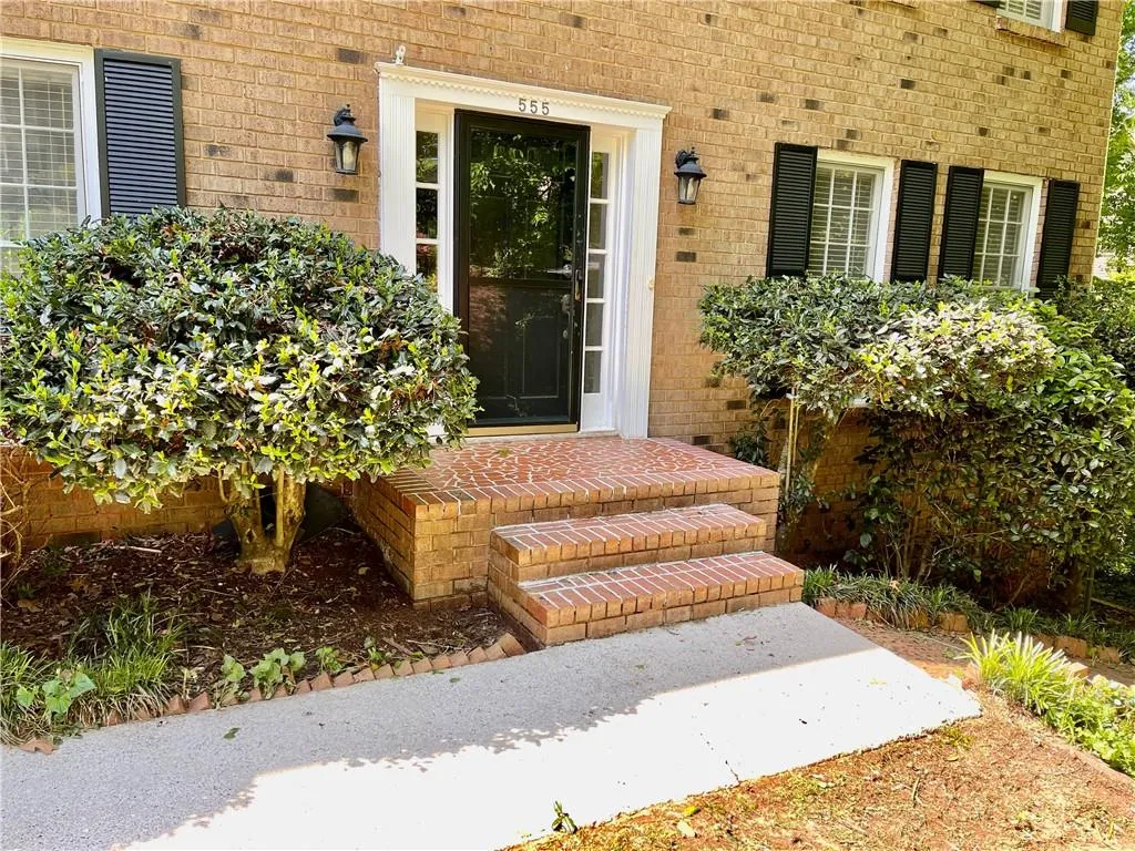 555 Tahoma Drive, Sandy Springs, Georgia 30350, 4 Bedrooms Bedrooms, ,2 BathroomsBathrooms,Residential,Sold,555 Tahoma Drive,6874595