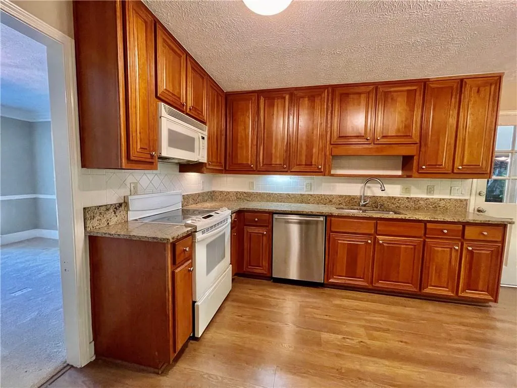 555 Tahoma Drive, Sandy Springs, Georgia 30350, 4 Bedrooms Bedrooms, ,2 BathroomsBathrooms,Residential,Sold,555 Tahoma Drive,6874595