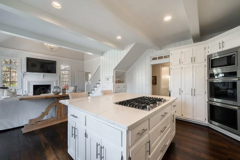 2110 Clay Drive, Sandy Springs, Georgia 30350, 6 Bedrooms Bedrooms, ,4 BathroomsBathrooms,Residential,Sold,2110 Clay Drive,6846470