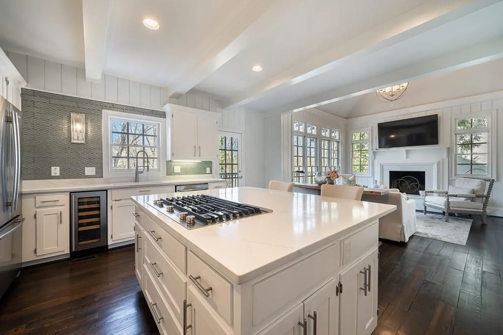 2110 Clay Drive, Sandy Springs, Georgia 30350, 6 Bedrooms Bedrooms, ,4 BathroomsBathrooms,Residential,Sold,2110 Clay Drive,6846470