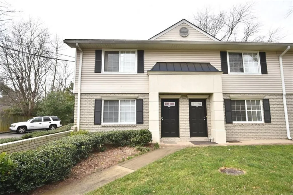 6940 Roswell Road Unit 11a, Atlanta, Georgia 30328, 2 Bedrooms Bedrooms, ,1 BathroomBathrooms,Residential,Sold,6940 Roswell Road Unit 11a,5691939