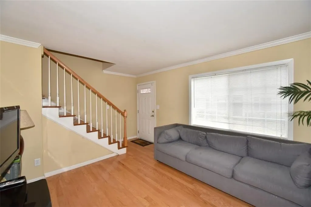 6940 Roswell Road Unit 11a, Atlanta, Georgia 30328, 2 Bedrooms Bedrooms, ,1 BathroomBathrooms,Residential,Sold,6940 Roswell Road Unit 11a,5691939