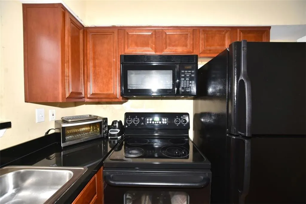 6940 Roswell Road Unit 11a, Atlanta, Georgia 30328, 2 Bedrooms Bedrooms, ,1 BathroomBathrooms,Residential,Sold,6940 Roswell Road Unit 11a,5691939