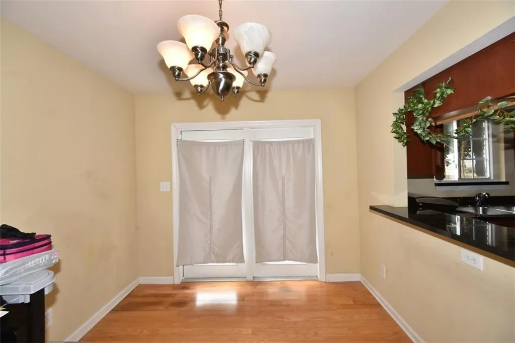 6940 Roswell Road Unit 11a, Atlanta, Georgia 30328, 2 Bedrooms Bedrooms, ,1 BathroomBathrooms,Residential,Sold,6940 Roswell Road Unit 11a,5691939