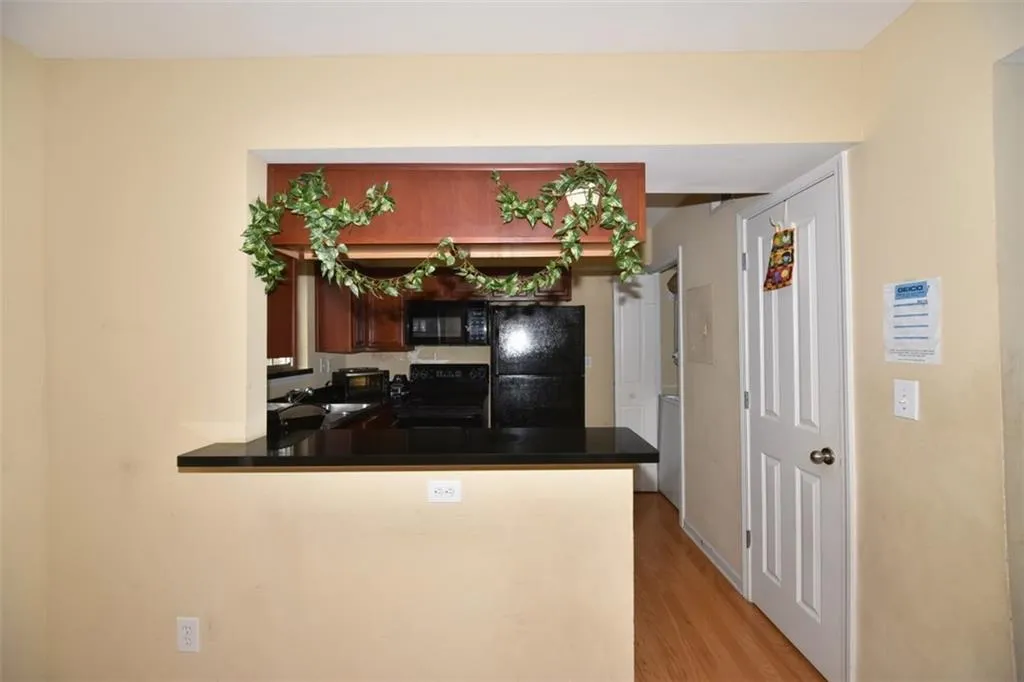 6940 Roswell Road Unit 11a, Atlanta, Georgia 30328, 2 Bedrooms Bedrooms, ,1 BathroomBathrooms,Residential,Sold,6940 Roswell Road Unit 11a,5691939