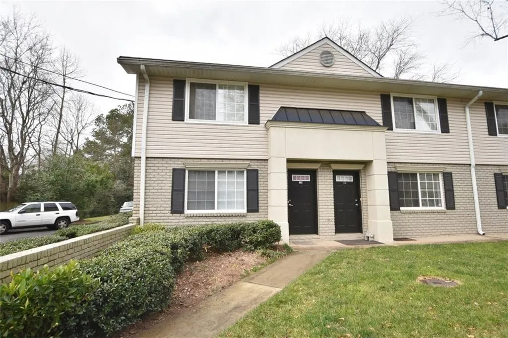 6940 Roswell Road Unit 11a, Atlanta, Georgia 30328, 2 Bedrooms Bedrooms, ,1 BathroomBathrooms,Residential,Sold,6940 Roswell Road Unit 11a,5691939