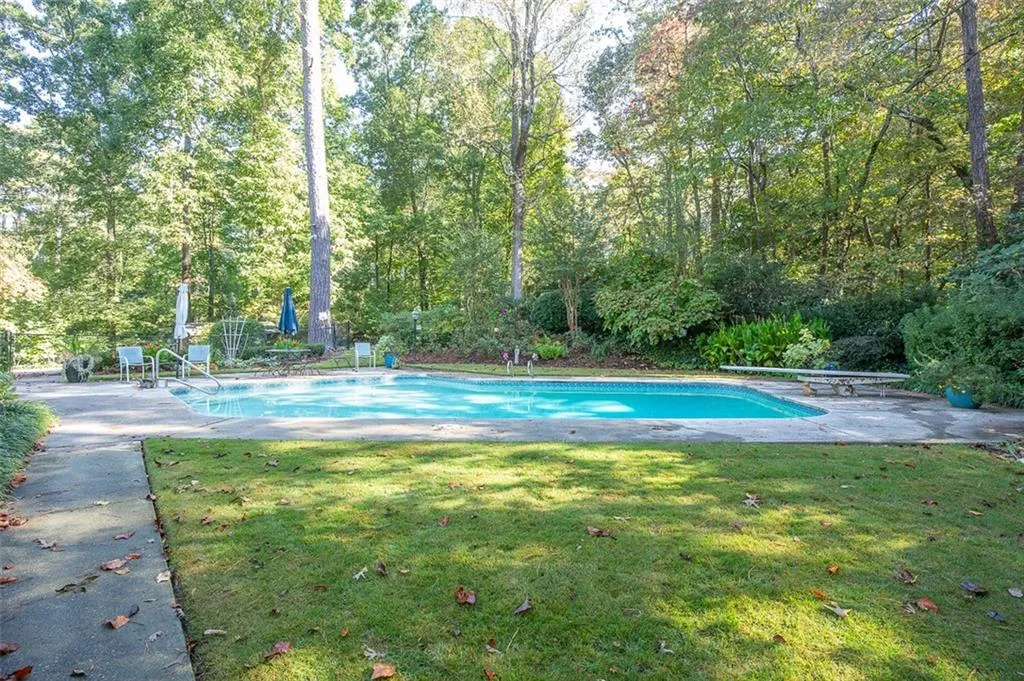 5135 Middlebury Lane, Sandy Springs, Georgia 30327, 5 Bedrooms Bedrooms, ,3 BathroomsBathrooms,Residential,Sold,5135 Middlebury Lane,6965367