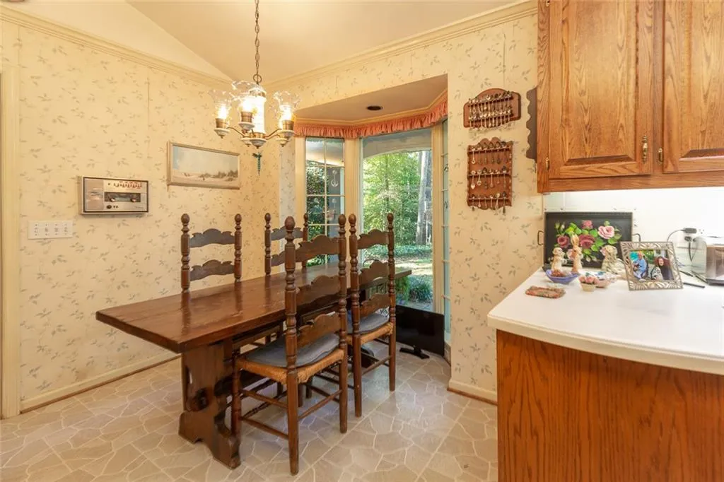 5135 Middlebury Lane, Sandy Springs, Georgia 30327, 5 Bedrooms Bedrooms, ,3 BathroomsBathrooms,Residential,Sold,5135 Middlebury Lane,6965367