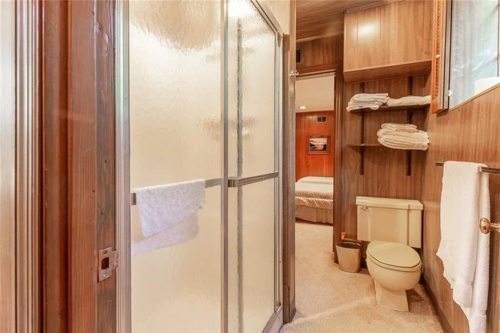 5135 Middlebury Lane, Sandy Springs, Georgia 30327, 5 Bedrooms Bedrooms, ,3 BathroomsBathrooms,Residential,Sold,5135 Middlebury Lane,6965367