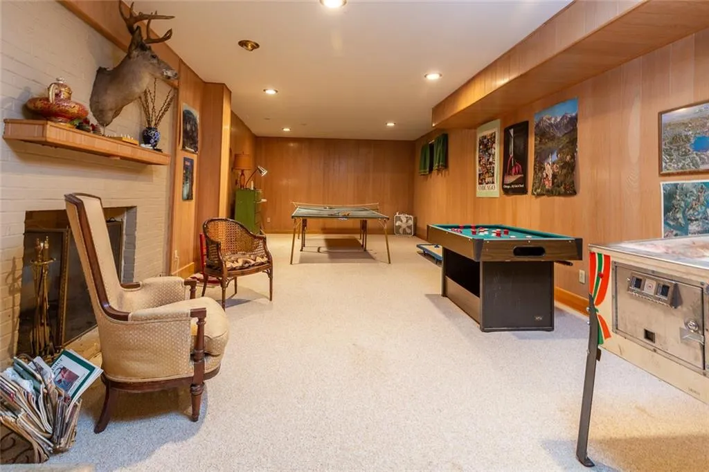 5135 Middlebury Lane, Sandy Springs, Georgia 30327, 5 Bedrooms Bedrooms, ,3 BathroomsBathrooms,Residential,Sold,5135 Middlebury Lane,6965367