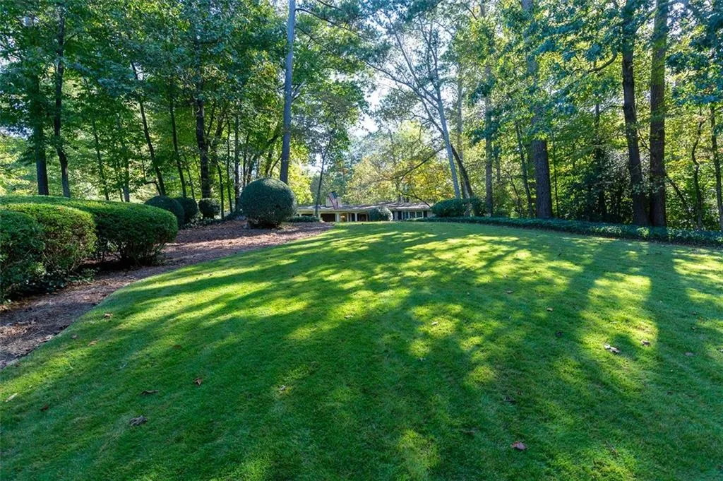 5135 Middlebury Lane, Sandy Springs, Georgia 30327, 5 Bedrooms Bedrooms, ,3 BathroomsBathrooms,Residential,Sold,5135 Middlebury Lane,6965367