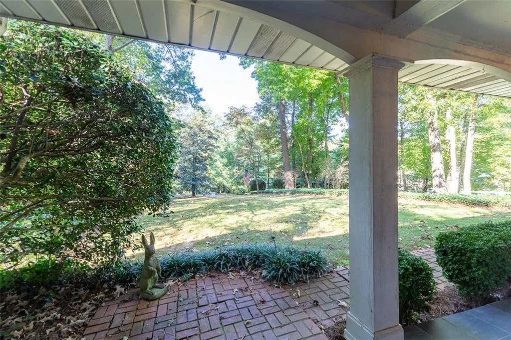 5135 Middlebury Lane, Sandy Springs, Georgia 30327, 5 Bedrooms Bedrooms, ,3 BathroomsBathrooms,Residential,Sold,5135 Middlebury Lane,6965367