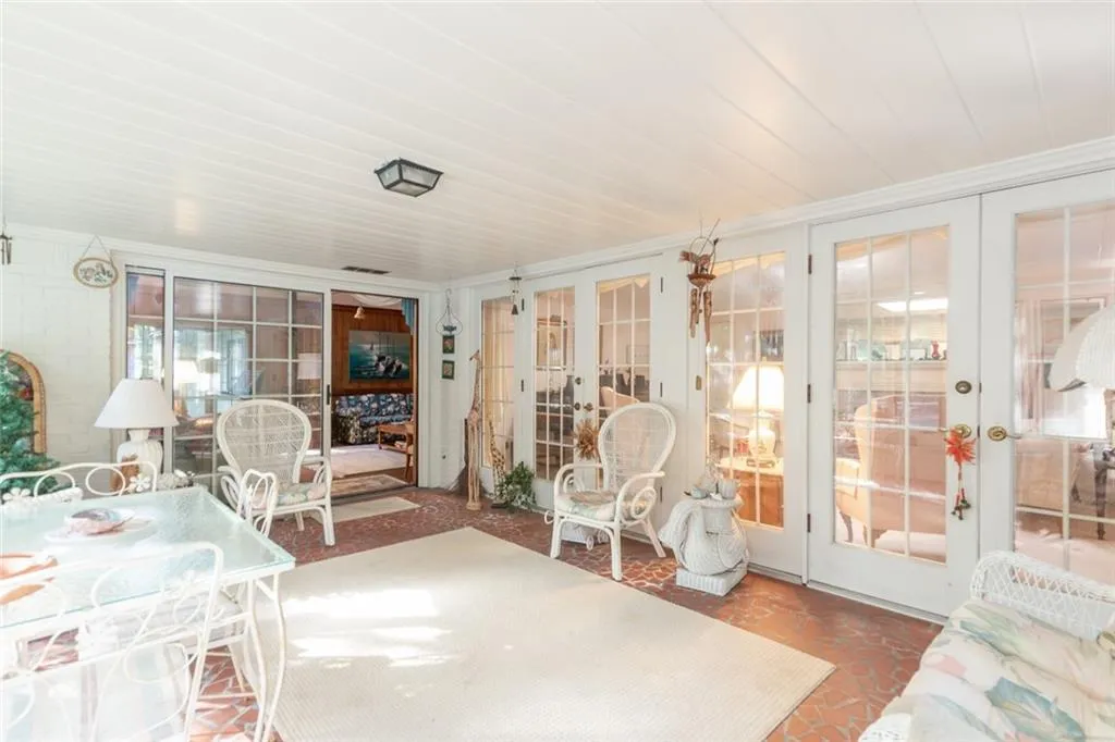 5135 Middlebury Lane, Sandy Springs, Georgia 30327, 5 Bedrooms Bedrooms, ,3 BathroomsBathrooms,Residential,Sold,5135 Middlebury Lane,6965367