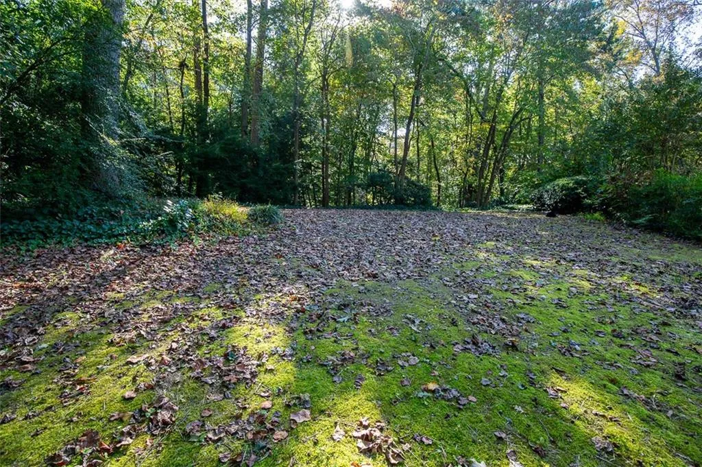 5135 Middlebury Lane, Sandy Springs, Georgia 30327, 5 Bedrooms Bedrooms, ,3 BathroomsBathrooms,Residential,Sold,5135 Middlebury Lane,6965367