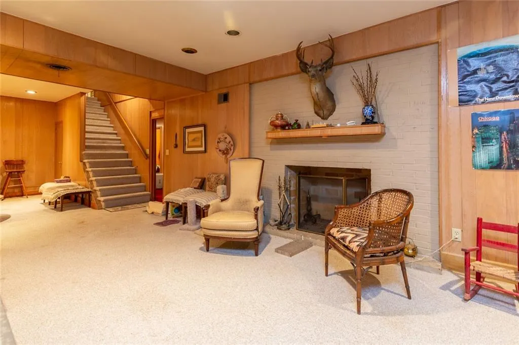 5135 Middlebury Lane, Sandy Springs, Georgia 30327, 5 Bedrooms Bedrooms, ,3 BathroomsBathrooms,Residential,Sold,5135 Middlebury Lane,6965367