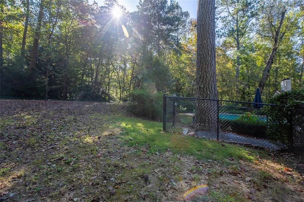 5135 Middlebury Lane, Sandy Springs, Georgia 30327, 5 Bedrooms Bedrooms, ,3 BathroomsBathrooms,Residential,Sold,5135 Middlebury Lane,6965367