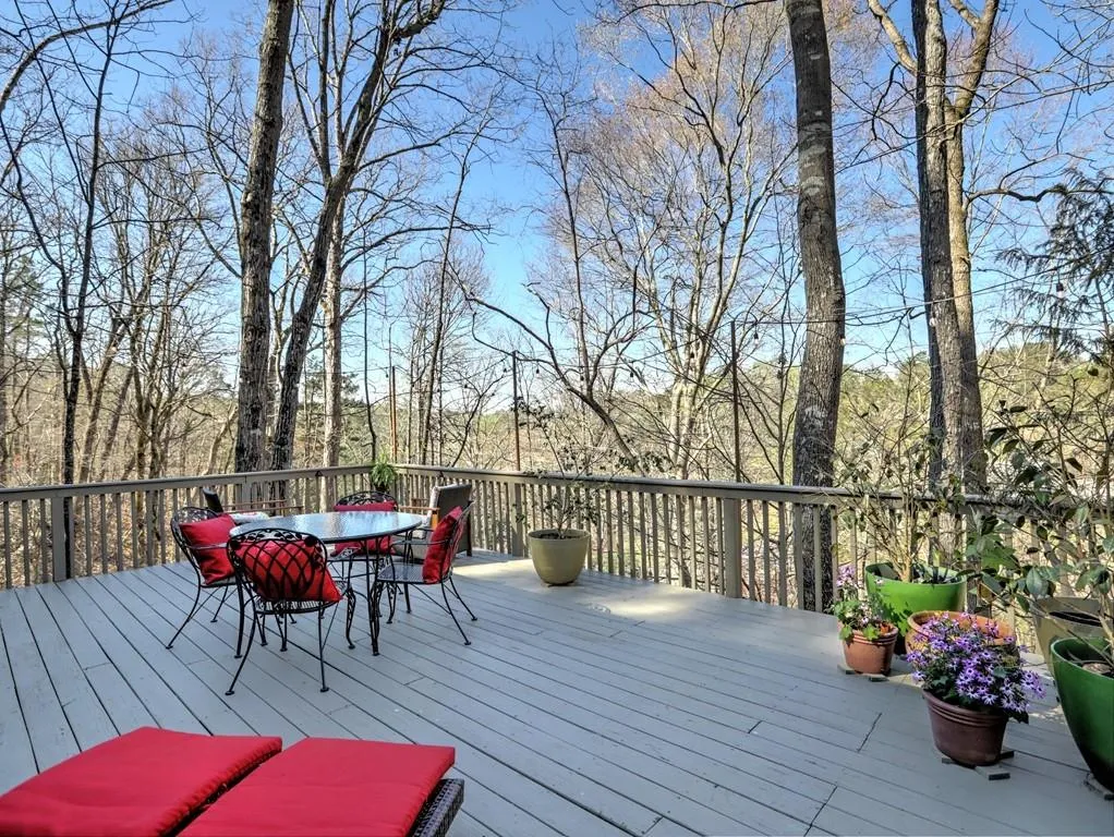 171 River Court Parkway, Sandy Springs, Georgia 30328, 3 Bedrooms Bedrooms, ,2 BathroomsBathrooms,Residential,Sold,171 River Court Parkway,7189620