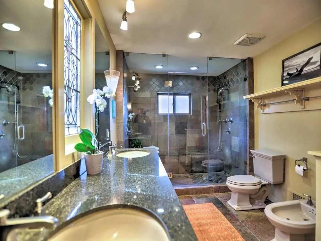 171 River Court Parkway, Sandy Springs, Georgia 30328, 3 Bedrooms Bedrooms, ,2 BathroomsBathrooms,Residential,Sold,171 River Court Parkway,7189620