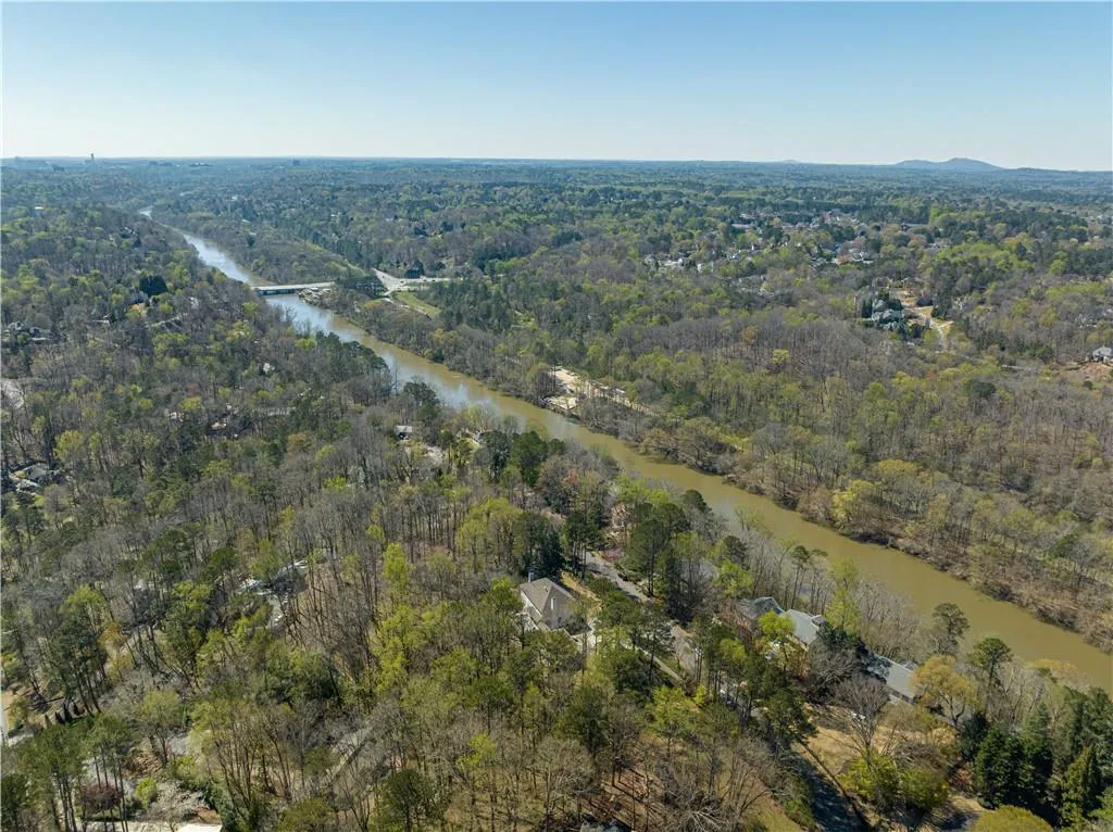 171 River Court Parkway, Sandy Springs, Georgia 30328, 3 Bedrooms Bedrooms, ,2 BathroomsBathrooms,Residential,Sold,171 River Court Parkway,7189620