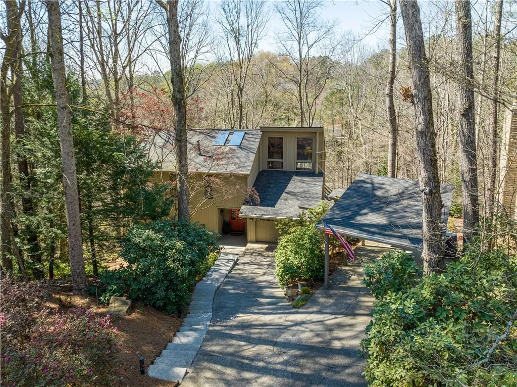 171 River Court Parkway, Sandy Springs, Georgia 30328, 3 Bedrooms Bedrooms, ,2 BathroomsBathrooms,Residential,Sold,171 River Court Parkway,7189620