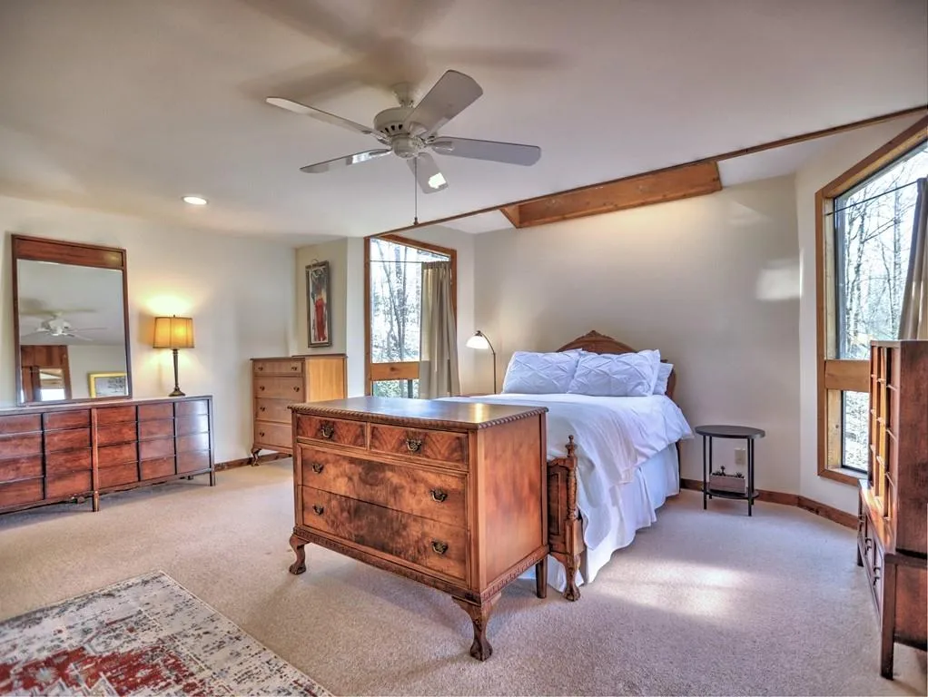 171 River Court Parkway, Sandy Springs, Georgia 30328, 3 Bedrooms Bedrooms, ,2 BathroomsBathrooms,Residential,Sold,171 River Court Parkway,7189620