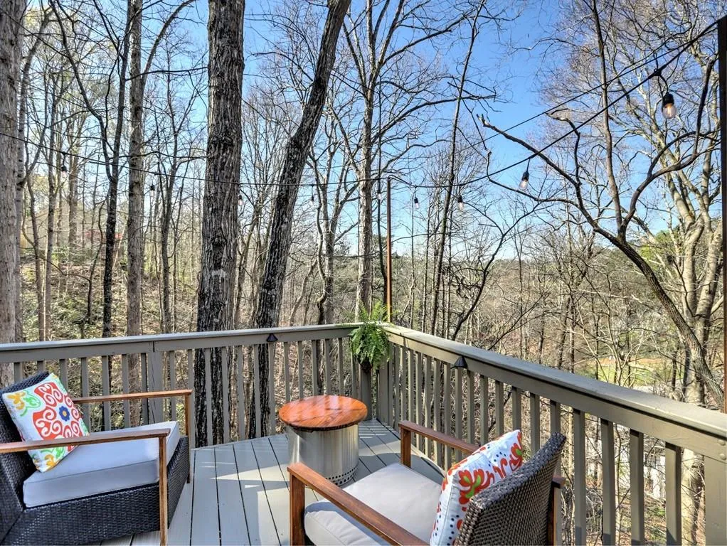 171 River Court Parkway, Sandy Springs, Georgia 30328, 3 Bedrooms Bedrooms, ,2 BathroomsBathrooms,Residential,Sold,171 River Court Parkway,7189620