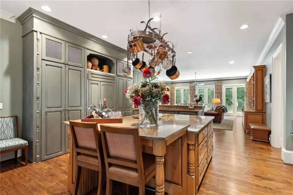 1190 W Garmon Road, Sandy Springs, Georgia 30327, 5 Bedrooms Bedrooms, ,6 BathroomsBathrooms,Residential,Sold,1190 W Garmon Road,7251550