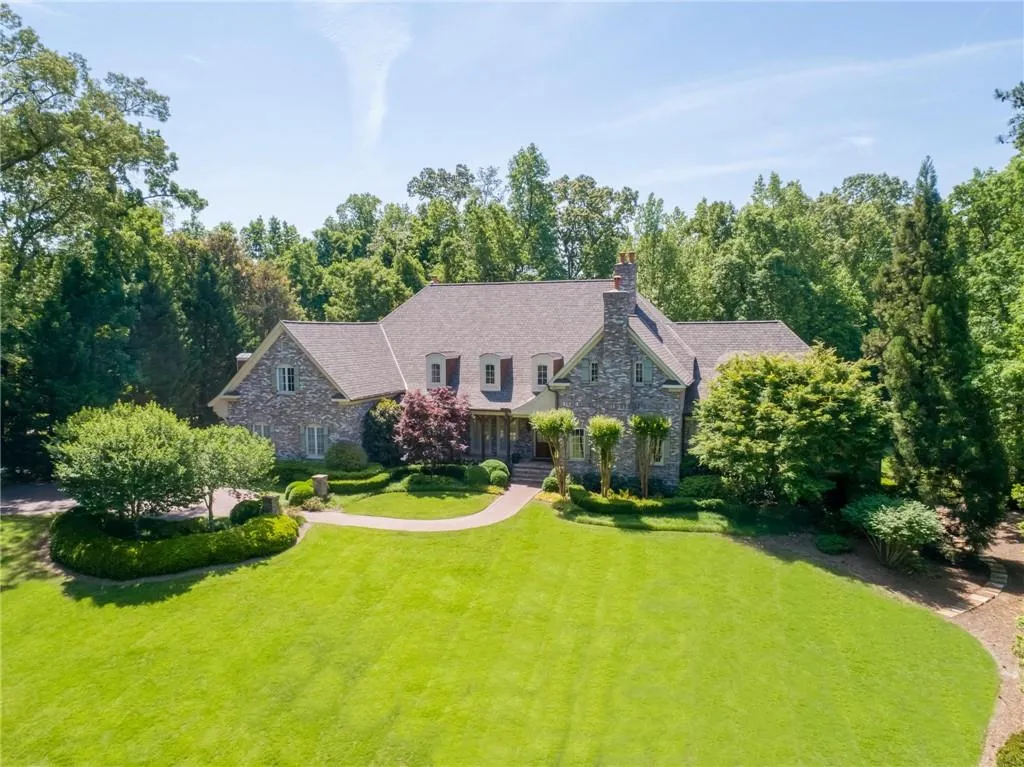 1190 W Garmon Road, Sandy Springs, Georgia 30327, 5 Bedrooms Bedrooms, ,6 BathroomsBathrooms,Residential,Sold,1190 W Garmon Road,7251550
