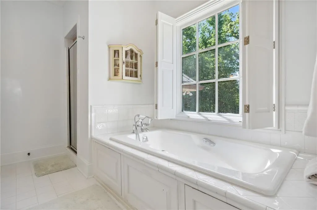 1190 W Garmon Road, Sandy Springs, Georgia 30327, 5 Bedrooms Bedrooms, ,6 BathroomsBathrooms,Residential,Sold,1190 W Garmon Road,7251550