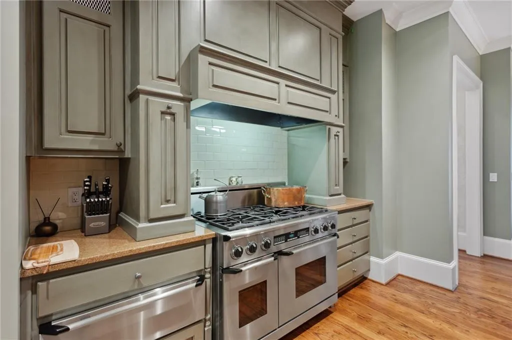 1190 W Garmon Road, Sandy Springs, Georgia 30327, 5 Bedrooms Bedrooms, ,6 BathroomsBathrooms,Residential,Sold,1190 W Garmon Road,7251550