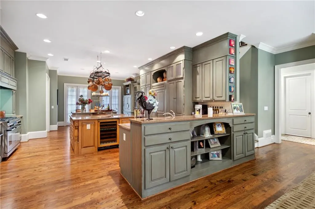1190 W Garmon Road, Sandy Springs, Georgia 30327, 5 Bedrooms Bedrooms, ,6 BathroomsBathrooms,Residential,Sold,1190 W Garmon Road,7251550