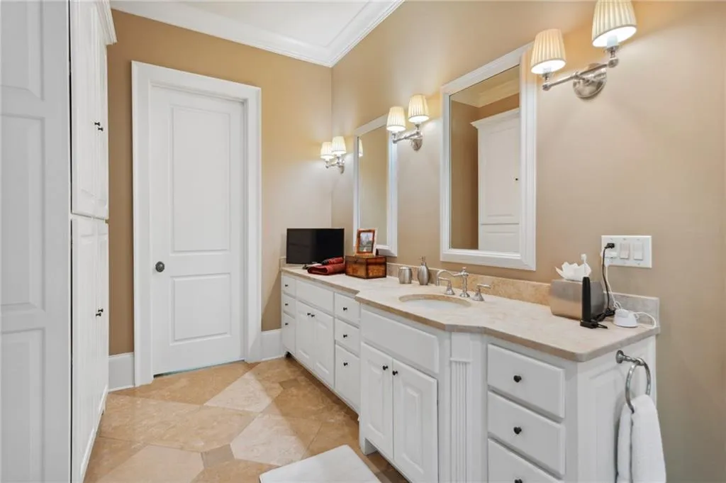 1190 W Garmon Road, Sandy Springs, Georgia 30327, 5 Bedrooms Bedrooms, ,6 BathroomsBathrooms,Residential,Sold,1190 W Garmon Road,7251550