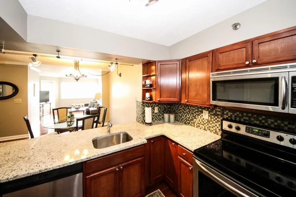 795 Hammond Drive Unit 606, Atlanta, Georgia 30328, 2 Bedrooms Bedrooms, ,1 BathroomBathrooms,Residential,Sold,795 Hammond Drive Unit 606,6869119