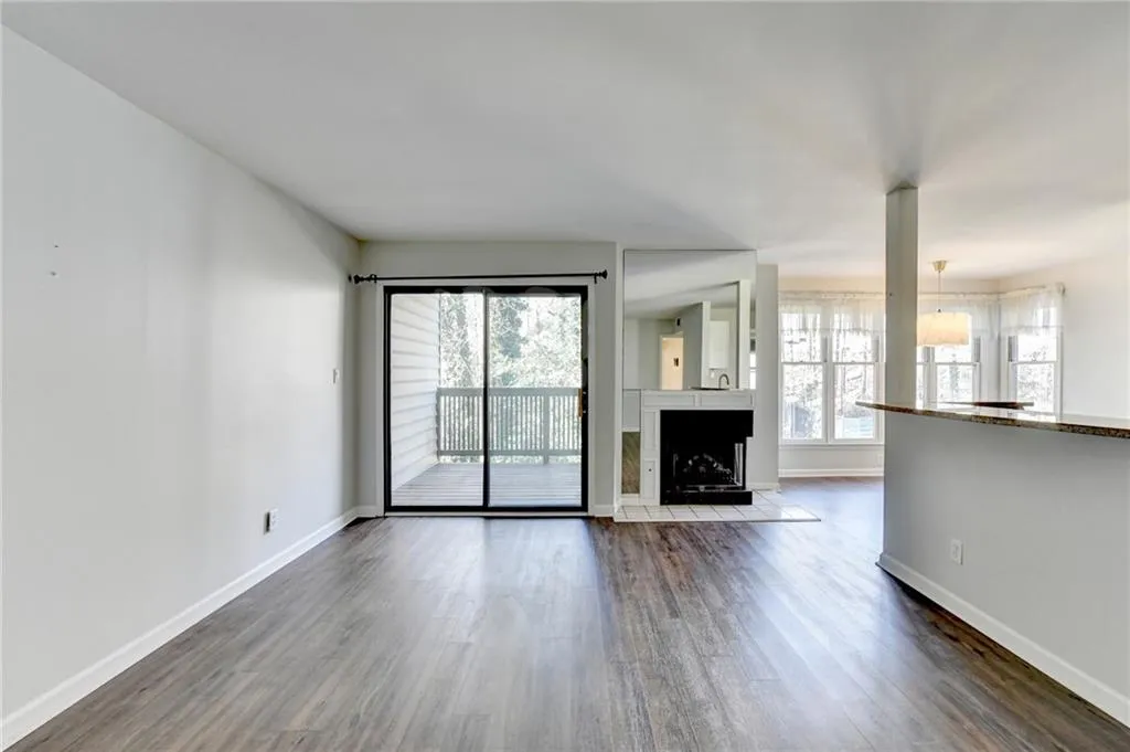 911 Garden Court, Atlanta, Georgia 30328, 2 Bedrooms Bedrooms, ,2 BathroomsBathrooms,Residential,For Sale,911 Garden Court,7704561