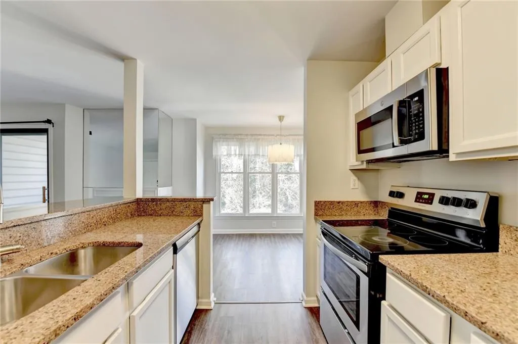 911 Garden Court, Atlanta, Georgia 30328, 2 Bedrooms Bedrooms, ,2 BathroomsBathrooms,Residential,For Sale,911 Garden Court,7704561