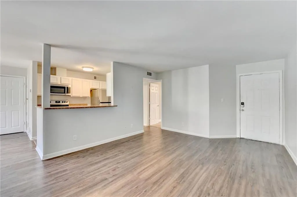 911 Garden Court, Atlanta, Georgia 30328, 2 Bedrooms Bedrooms, ,2 BathroomsBathrooms,Residential,For Sale,911 Garden Court,7704561